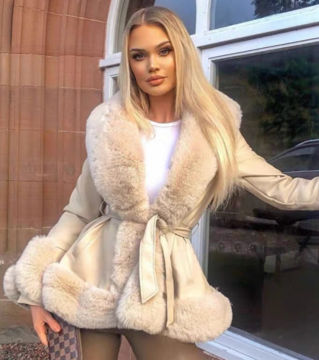 "Seraphina" Fellmantel